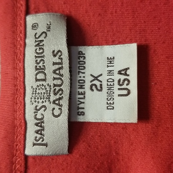 ISAAC'S DESIGNS CASUALS, Sz 2X Short Sleeve Red w/neck decor T-Shirt,GUC CL#100 - Picture 2 of 5